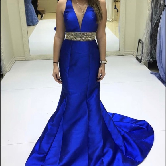 Gorgeous Women’s Royal Blue formal prom party gown in size4 - Picture 4 of 17
